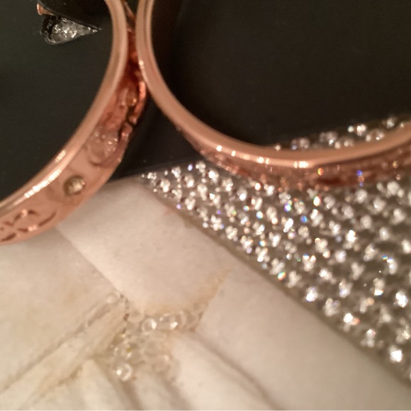 NWT Coach Rose 🌹 Gold Hoop Earrings - Picture 5 of 7